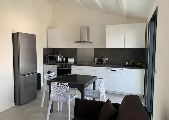 Maison Terrasse Proche Centre Et Ile De Re Apartment *