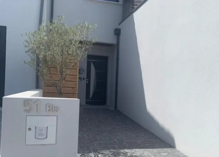 Maison Terrasse Proche Centre Et Ile De Re * La Rochelle (Charente-Maritime)