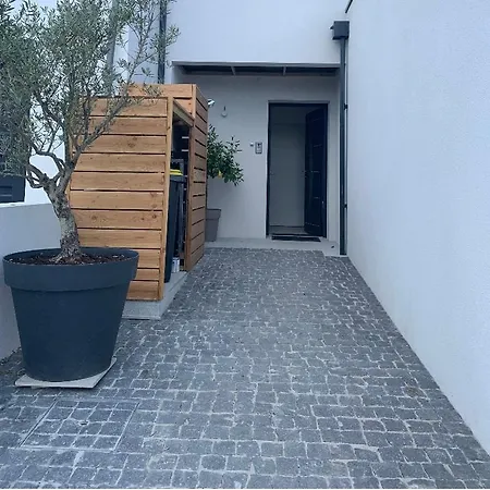 Apartment Maison Terrasse Proche Centre Et Ile De Re